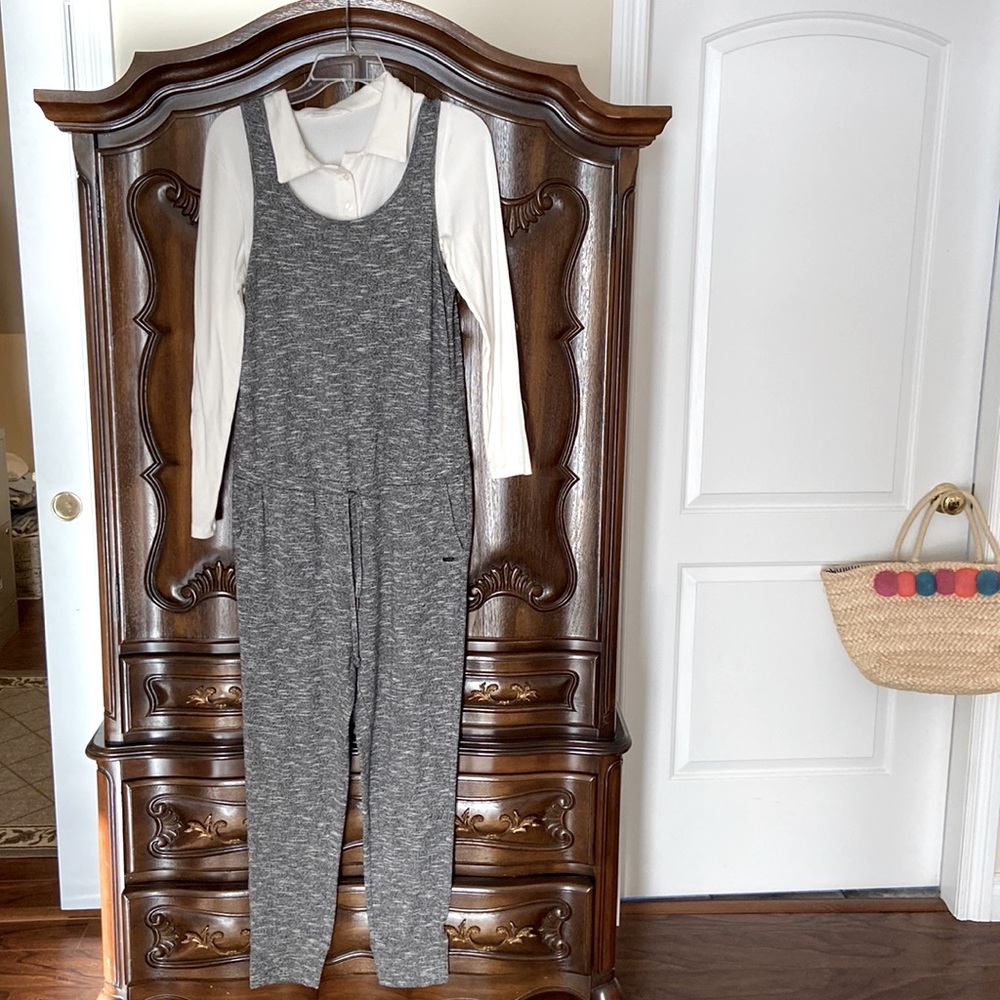 Roots jumper in size S